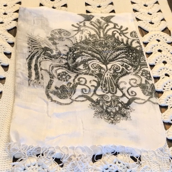 Sparrow & Filigree Pashmina - Picture 5 of 5